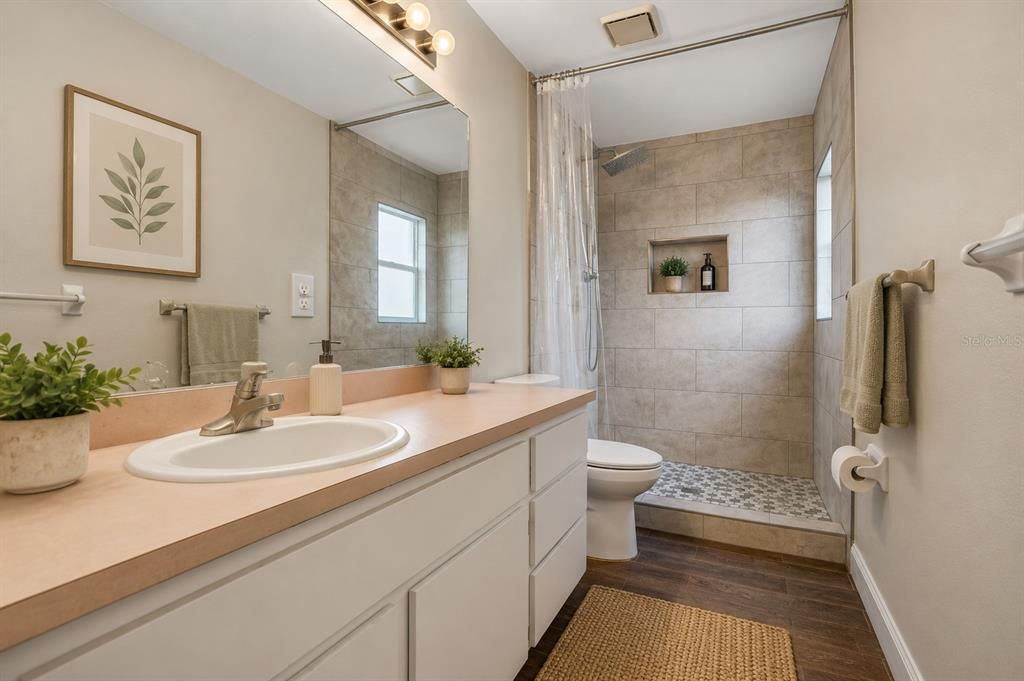 Active With Contract: $375,000 (3 beds, 2 baths, 1983 Square Feet)