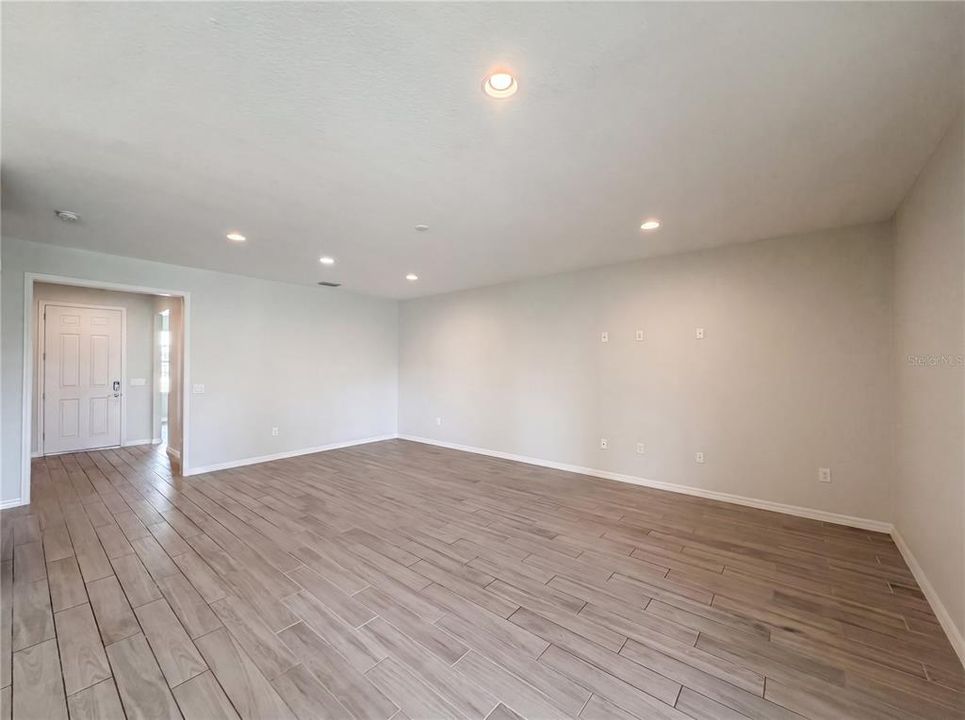 En Venta: $470,000 (5 camas, 4 baños, 2712 Pies cuadrados)
