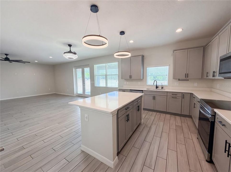En Venta: $470,000 (5 camas, 4 baños, 2712 Pies cuadrados)