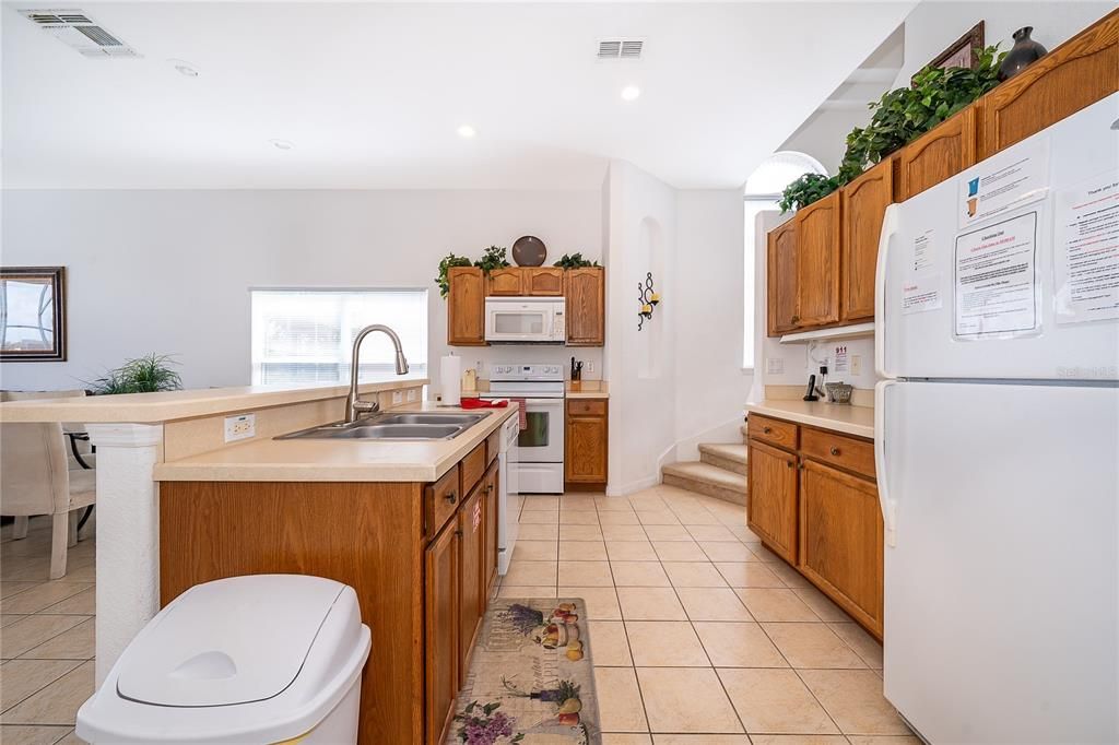 For Sale: $450,000 (5 beds, 4 baths, 2853 Square Feet)
