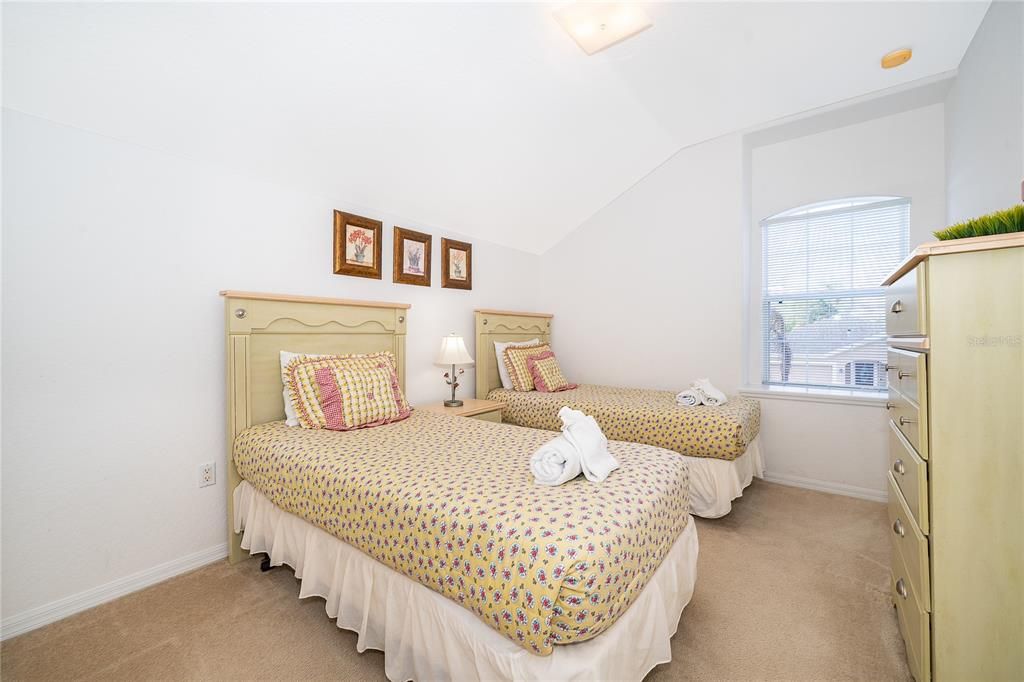 For Sale: $450,000 (5 beds, 4 baths, 2853 Square Feet)