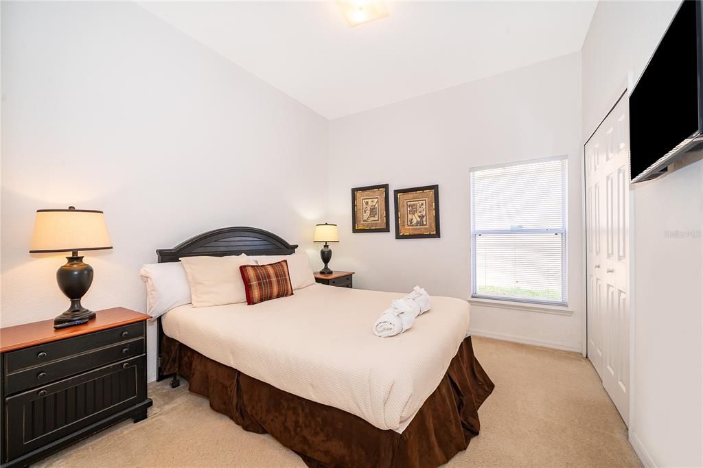 For Sale: $450,000 (5 beds, 4 baths, 2853 Square Feet)