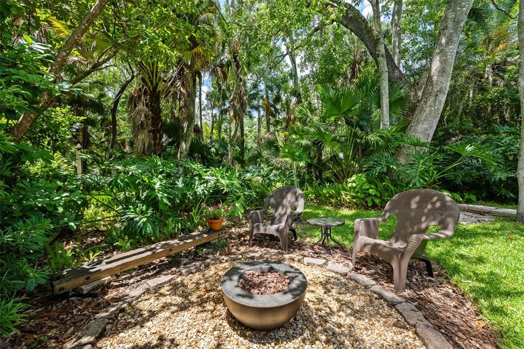 For Sale: $739,900 (5 beds, 3 baths, 2618 Square Feet)