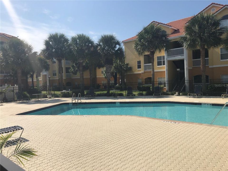 For Rent: $1,850 (2 beds, 1 baths, 832 Square Feet)