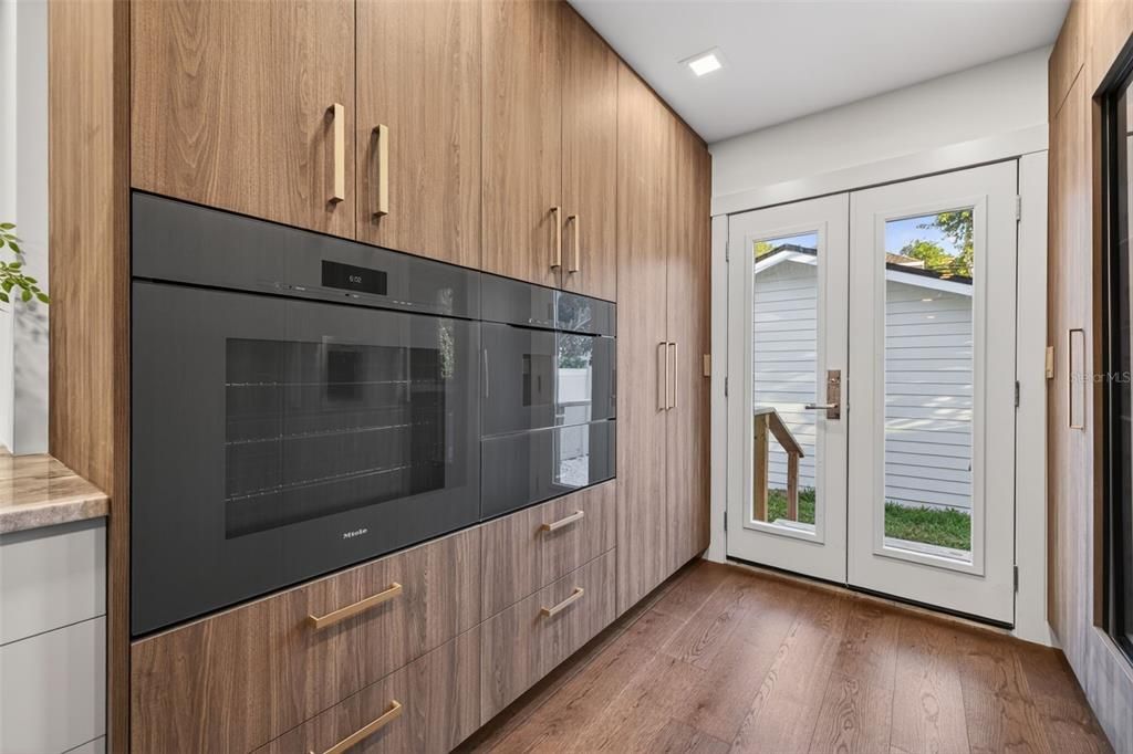 For Sale: $1,790,000 (3 beds, 2 baths, 2708 Square Feet)