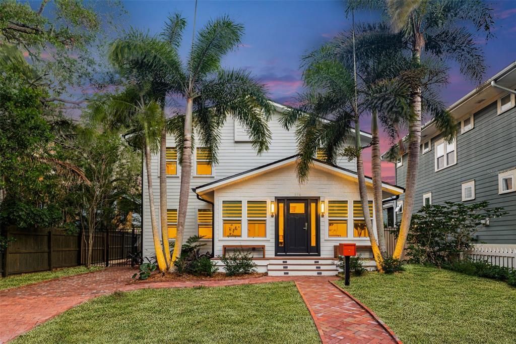For Sale: $1,790,000 (3 beds, 2 baths, 2708 Square Feet)