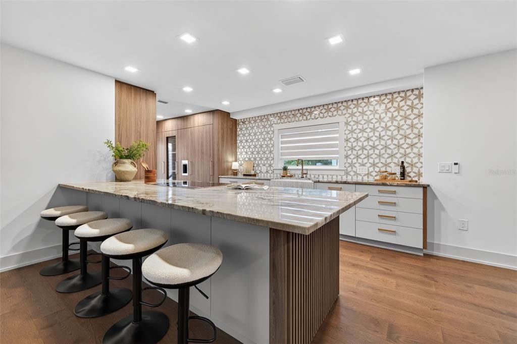 For Sale: $1,790,000 (3 beds, 2 baths, 2708 Square Feet)