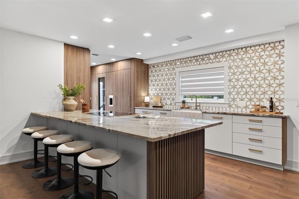 For Sale: $1,790,000 (3 beds, 2 baths, 2708 Square Feet)