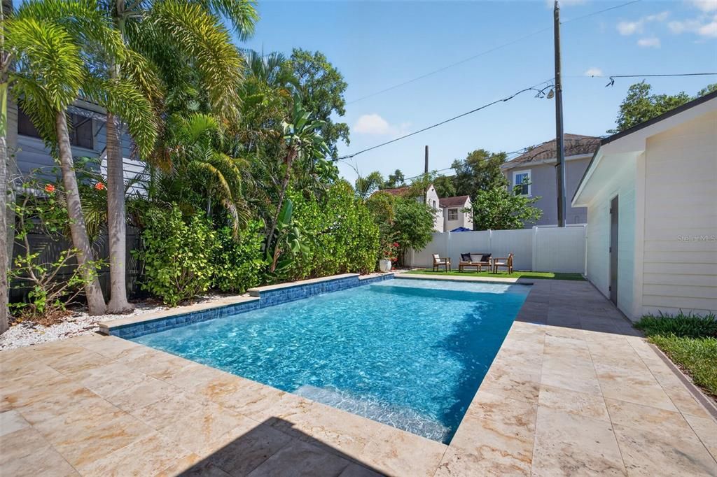 For Sale: $1,790,000 (3 beds, 2 baths, 2708 Square Feet)