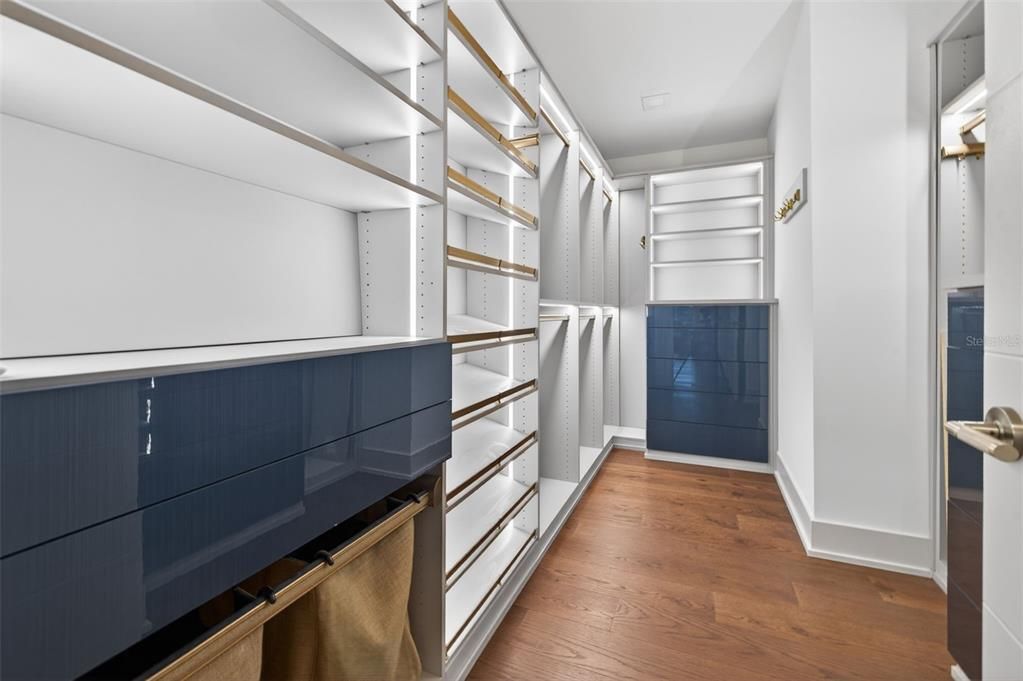 For Sale: $1,790,000 (3 beds, 2 baths, 2708 Square Feet)