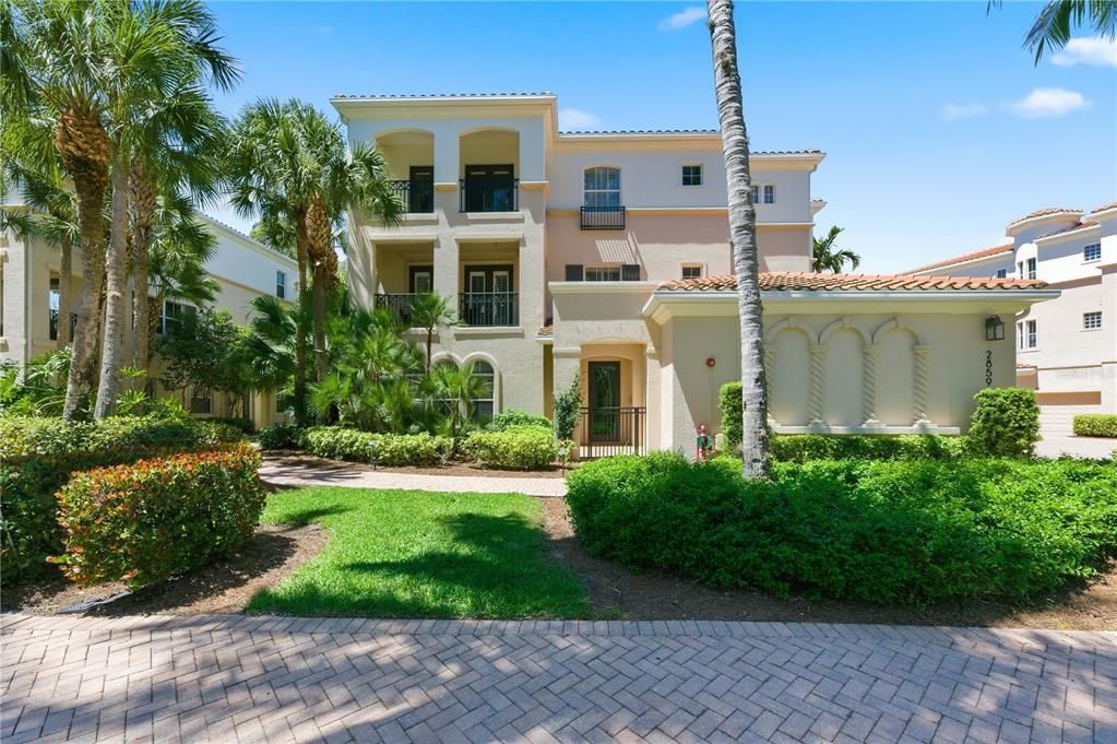 For Sale: $1,425,000 (3 beds, 2 baths, 2420 Square Feet)
