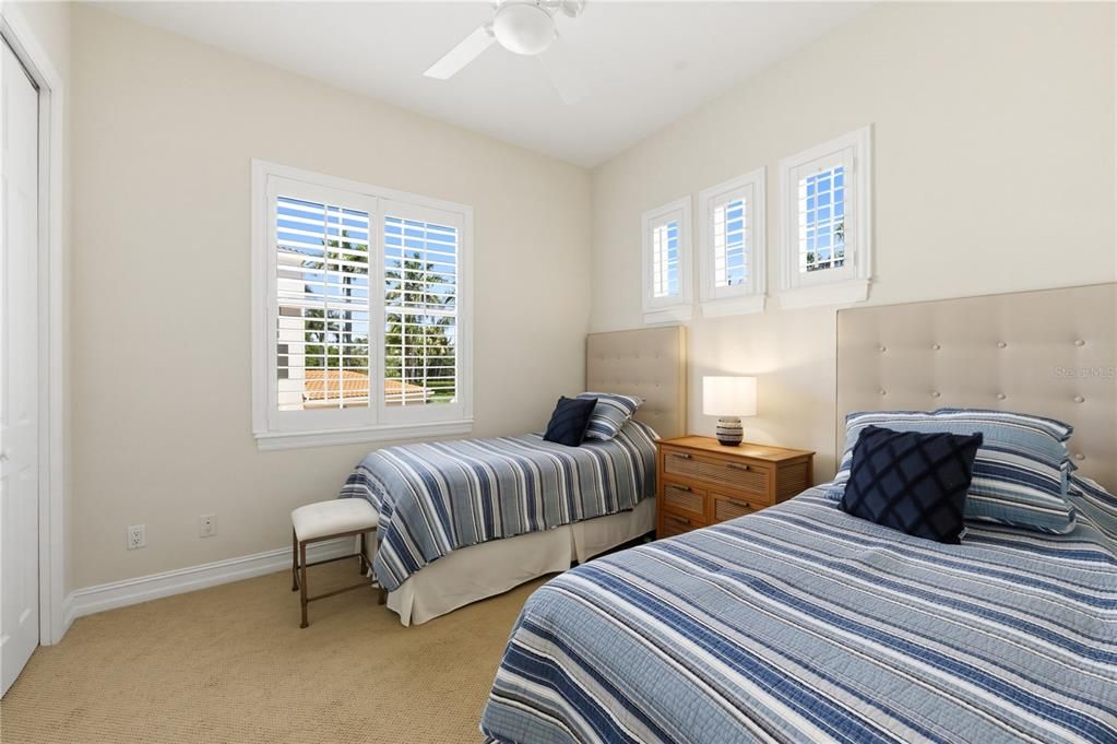 For Sale: $1,425,000 (3 beds, 2 baths, 2420 Square Feet)