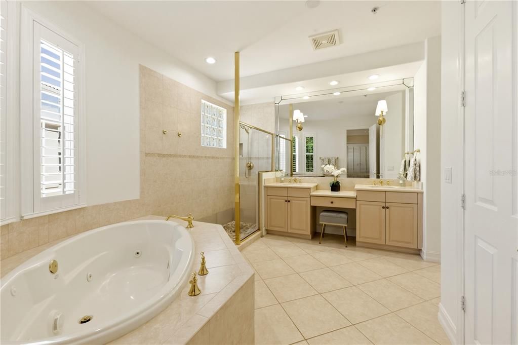 For Sale: $1,425,000 (3 beds, 2 baths, 2420 Square Feet)