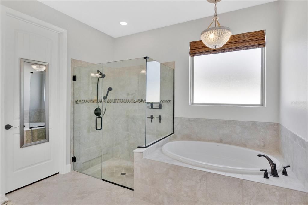 En Venta: $625,000 (4 camas, 3 baños, 3544 Pies cuadrados)