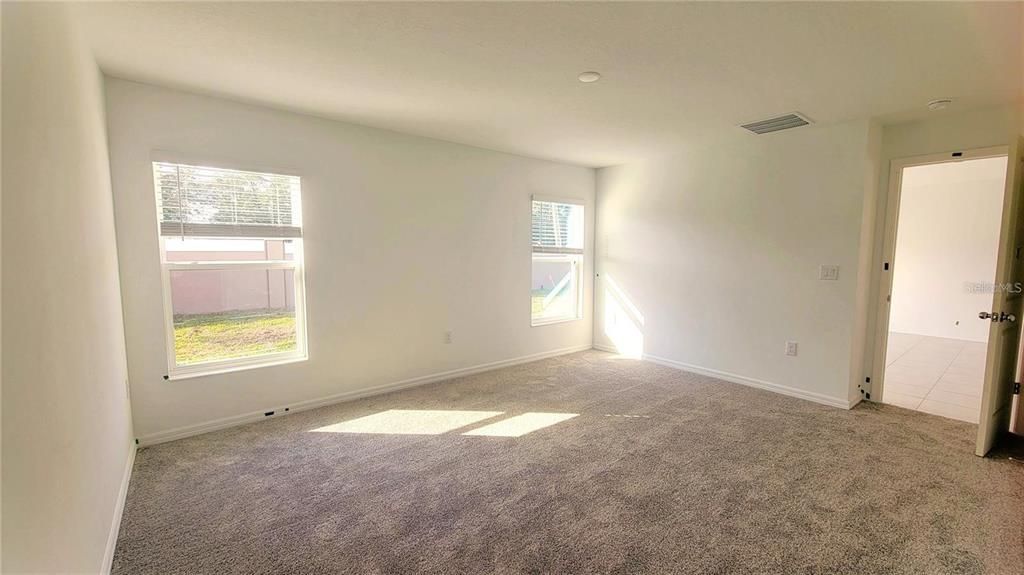 For Rent: $1,950 (4 beds, 2 baths, 1817 Square Feet)