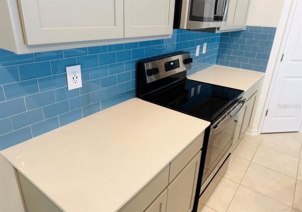 For Rent: $1,950 (4 beds, 2 baths, 1817 Square Feet)
