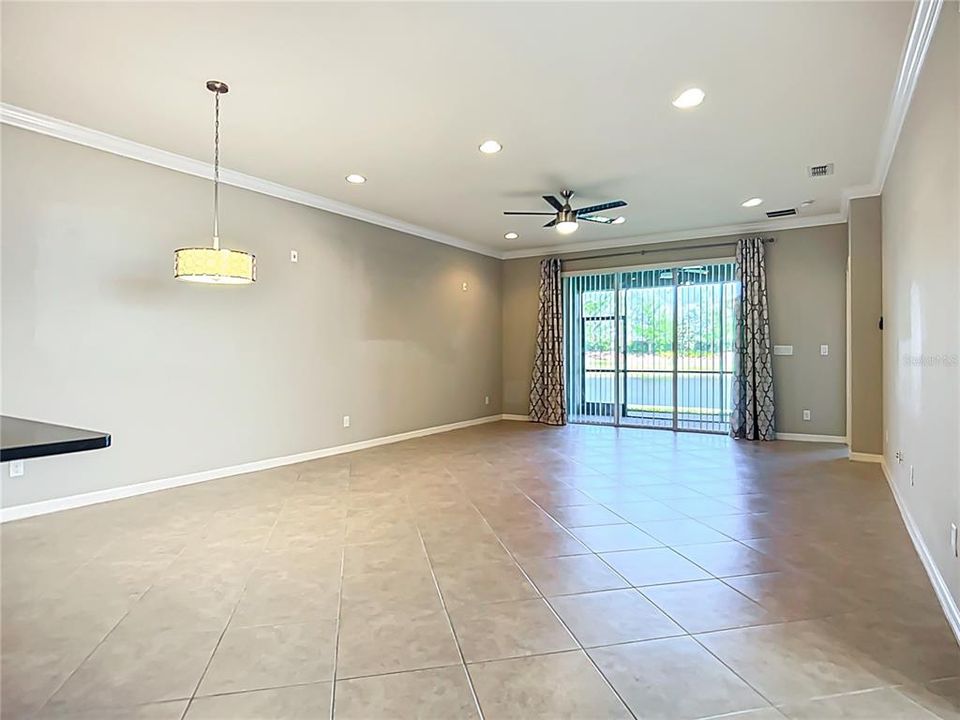 Active With Contract: $2,400 (2 beds, 2 baths, 1747 Square Feet)
