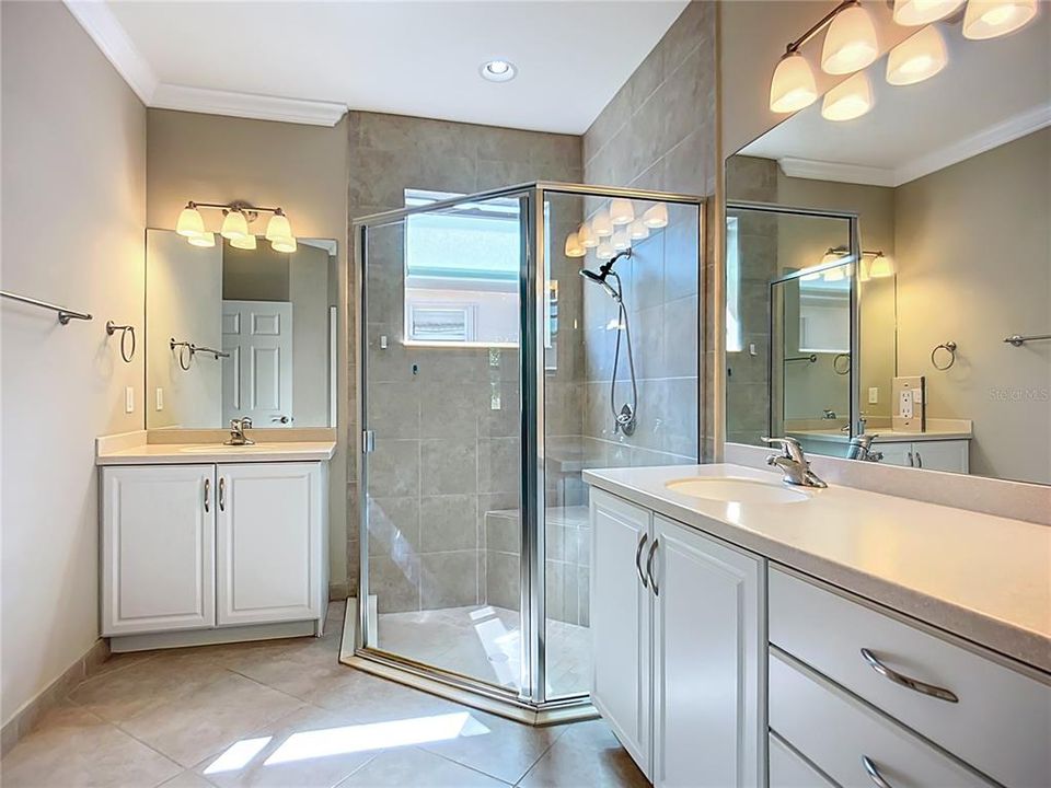 Active With Contract: $2,400 (2 beds, 2 baths, 1747 Square Feet)