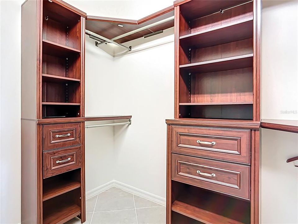Active With Contract: $2,400 (2 beds, 2 baths, 1747 Square Feet)