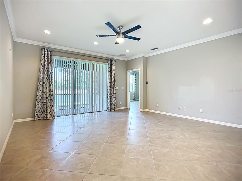 Active With Contract: $2,400 (2 beds, 2 baths, 1747 Square Feet)
