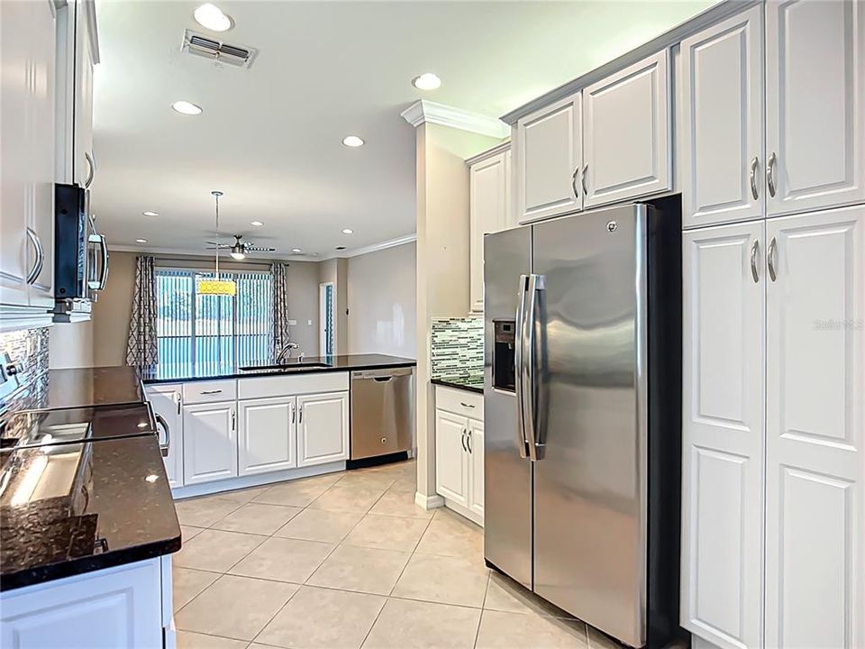 Active With Contract: $2,400 (2 beds, 2 baths, 1747 Square Feet)