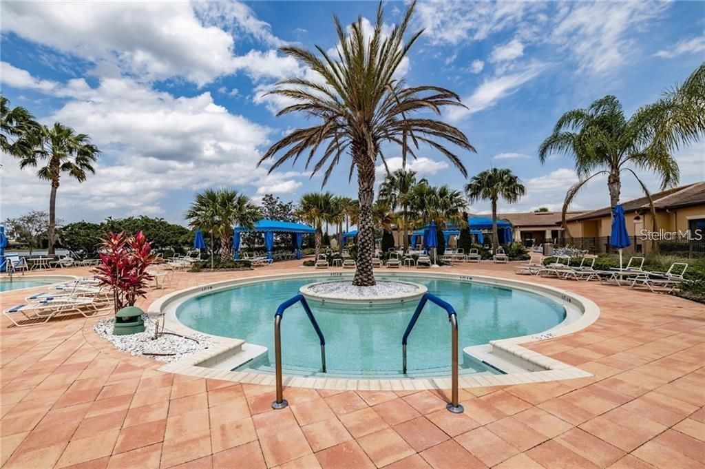 Active With Contract: $2,400 (2 beds, 2 baths, 1747 Square Feet)