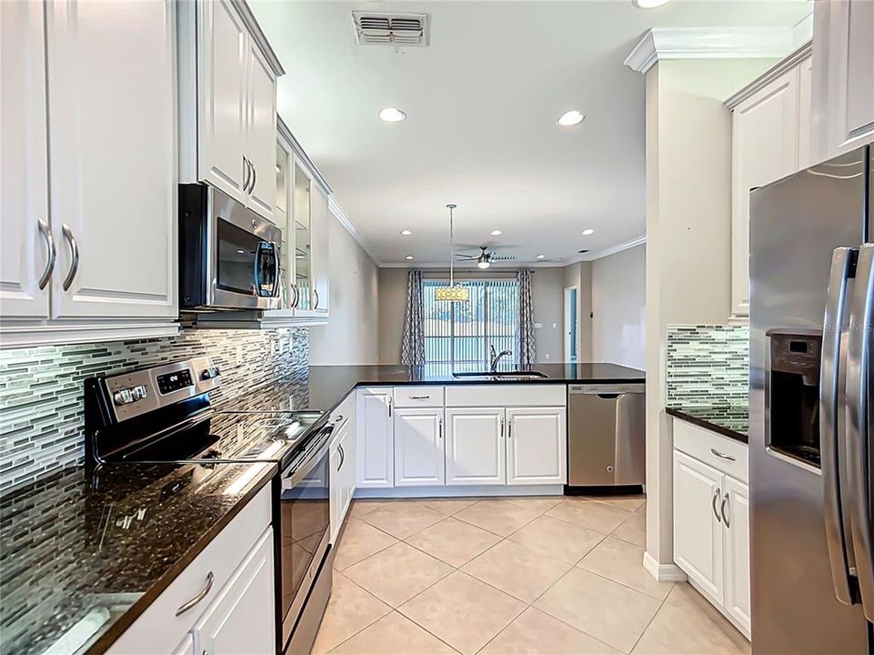 Active With Contract: $2,400 (2 beds, 2 baths, 1747 Square Feet)