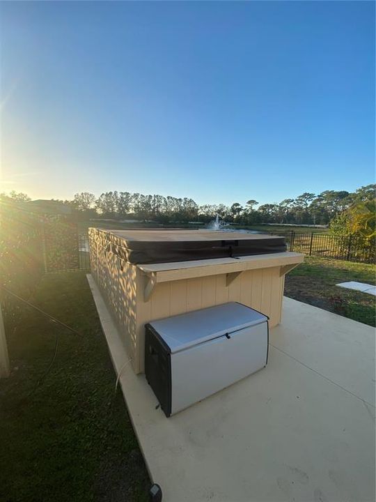 Activo con contrato: $549,000 (5 camas, 3 baños, 2475 Pies cuadrados)