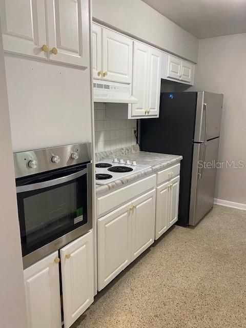 For Sale: $220,000 (3 beds, 1 baths, 1128 Square Feet)