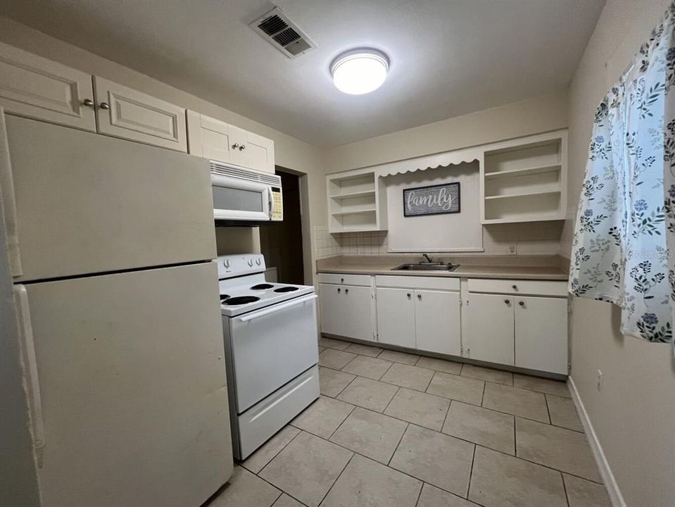 For Sale: $324,999 (2 beds, 0 baths, 1075 Square Feet)