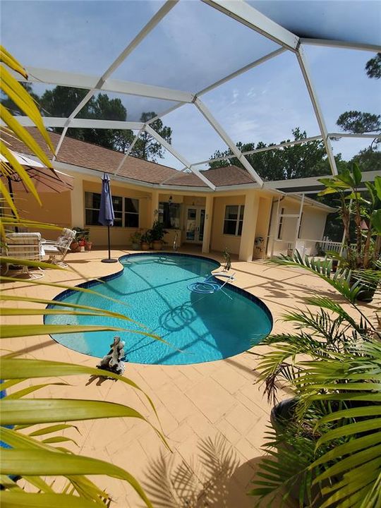 For Sale: $590,000 (4 beds, 3 baths, 2841 Square Feet)