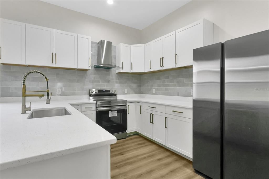На продажу: $479,900 (4 спален, 2 ванн, 2014 Квадратных фут)