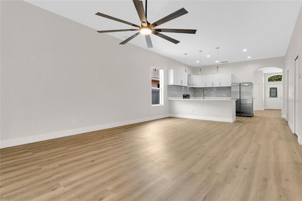 На продажу: $479,900 (4 спален, 2 ванн, 2014 Квадратных фут)