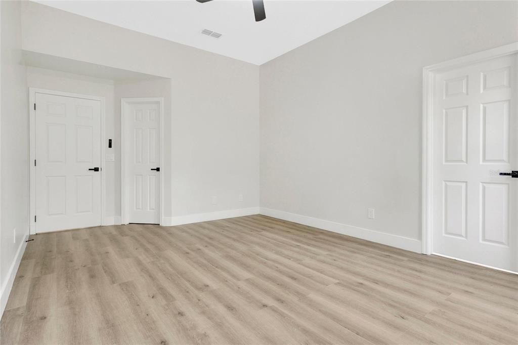 На продажу: $479,900 (4 спален, 2 ванн, 2014 Квадратных фут)