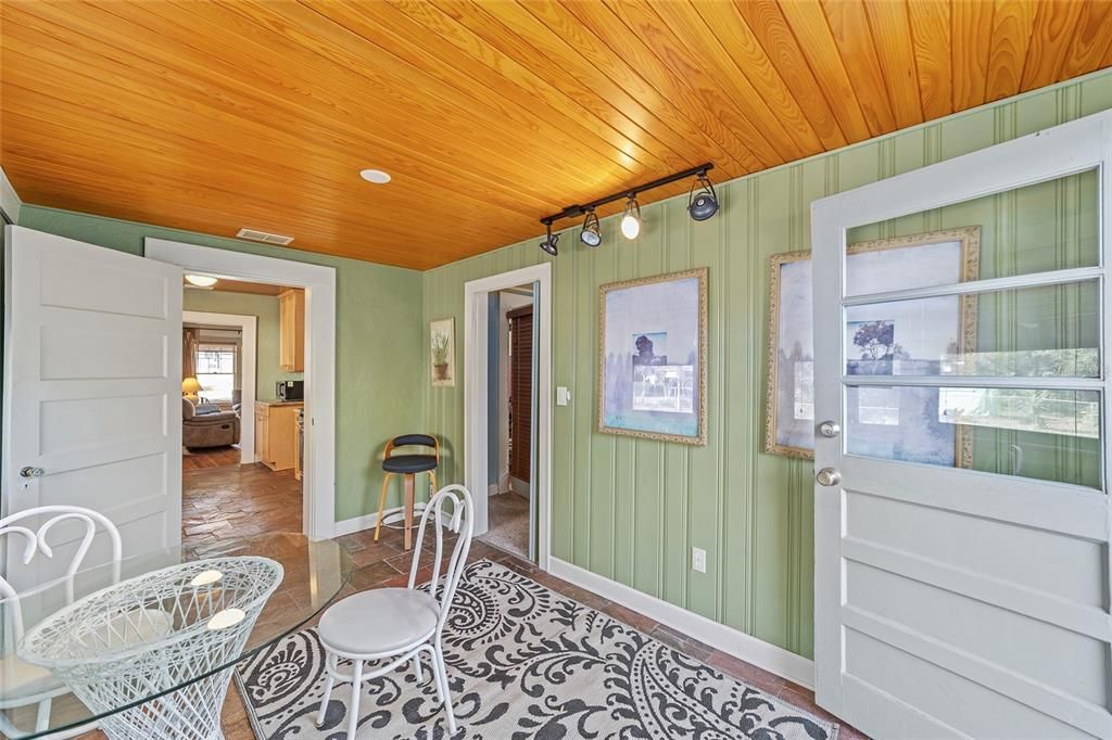For Rent: $2,150 (3 beds, 2 baths, 1486 Square Feet)