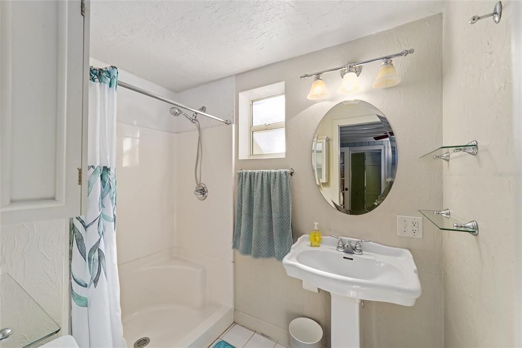 For Rent: $2,150 (3 beds, 2 baths, 1486 Square Feet)