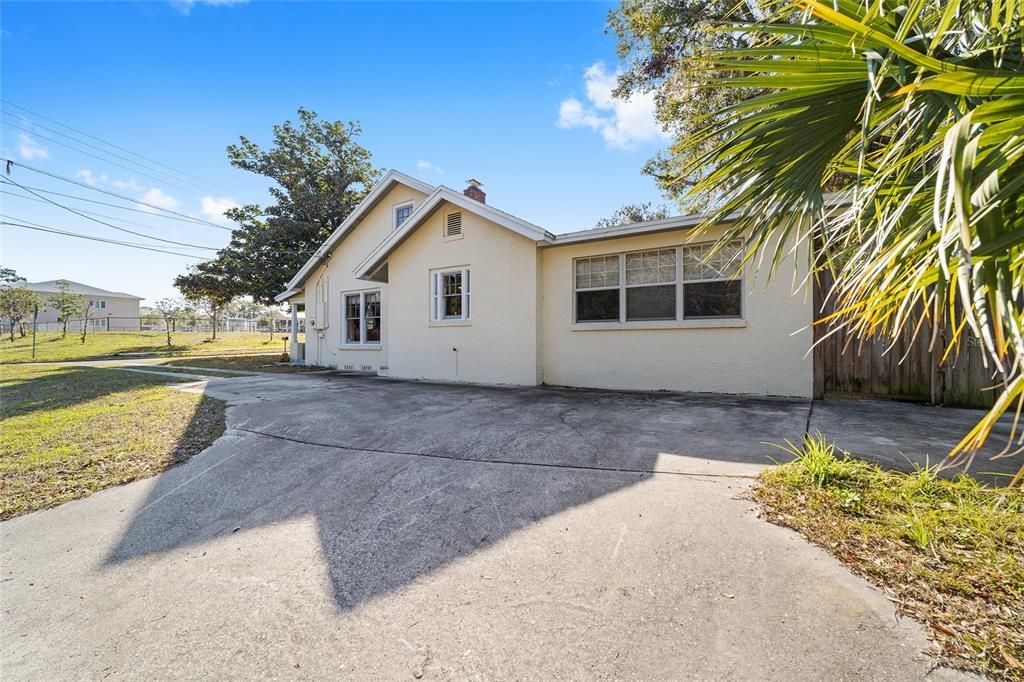 For Rent: $2,150 (3 beds, 2 baths, 1486 Square Feet)