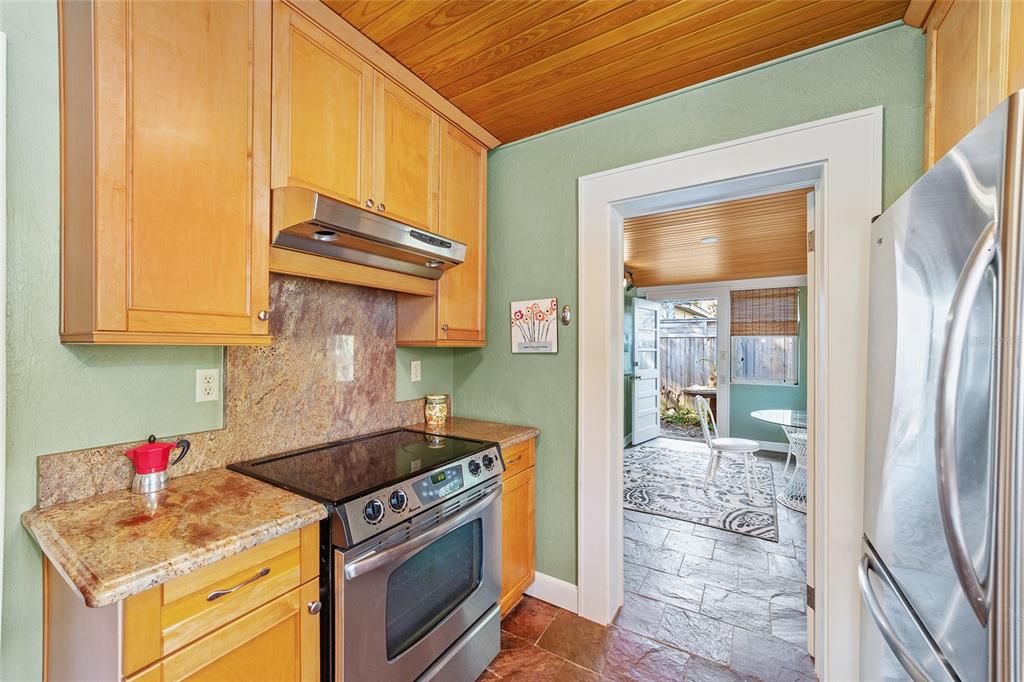 For Rent: $2,150 (3 beds, 2 baths, 1486 Square Feet)