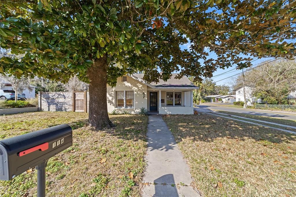 For Rent: $2,150 (3 beds, 2 baths, 1486 Square Feet)