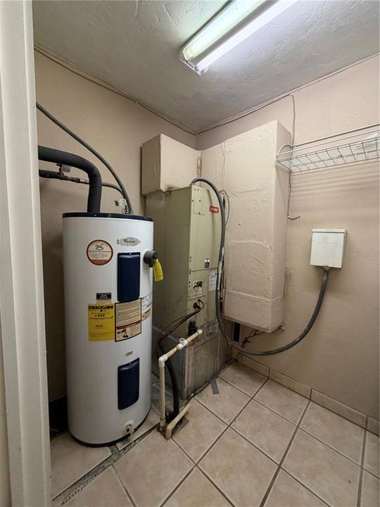En Venta: $249,000 (2 camas, 2 baños, 1956 Pies cuadrados)
