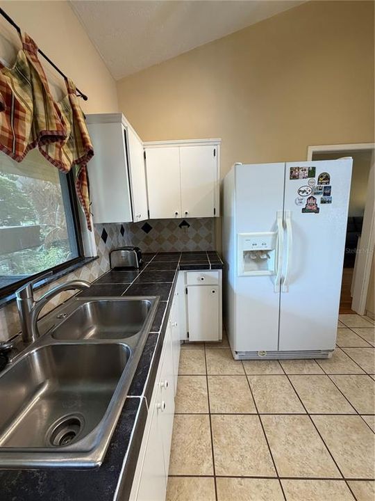 En Venta: $249,000 (2 camas, 2 baños, 1956 Pies cuadrados)
