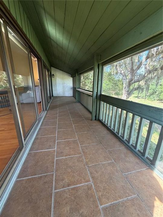 En Venta: $249,000 (2 camas, 2 baños, 1956 Pies cuadrados)