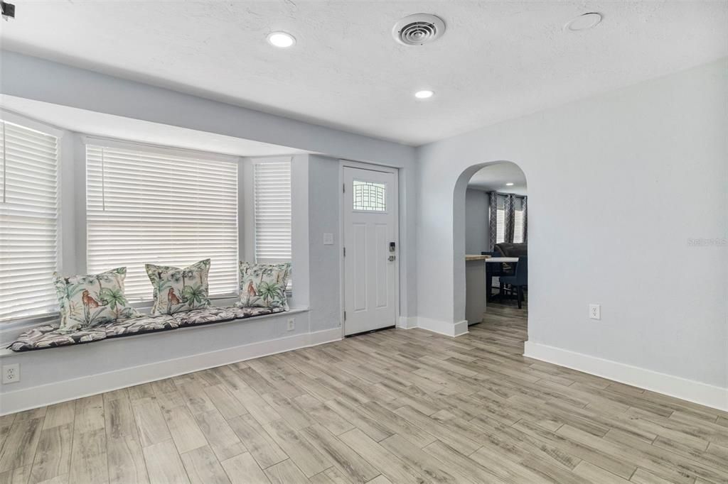 Activo con contrato: $269,000 (3 camas, 2 baños, 1480 Pies cuadrados)