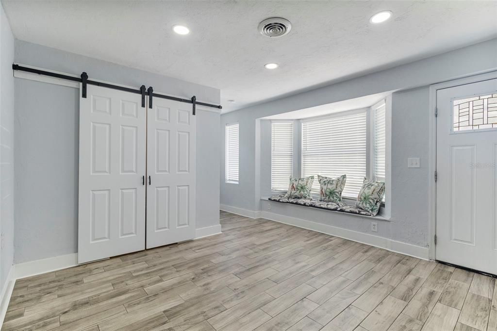 Activo con contrato: $269,000 (3 camas, 2 baños, 1480 Pies cuadrados)