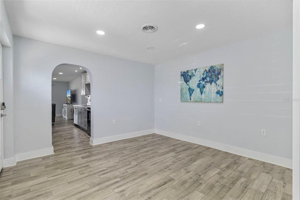 Activo con contrato: $269,000 (3 camas, 2 baños, 1480 Pies cuadrados)