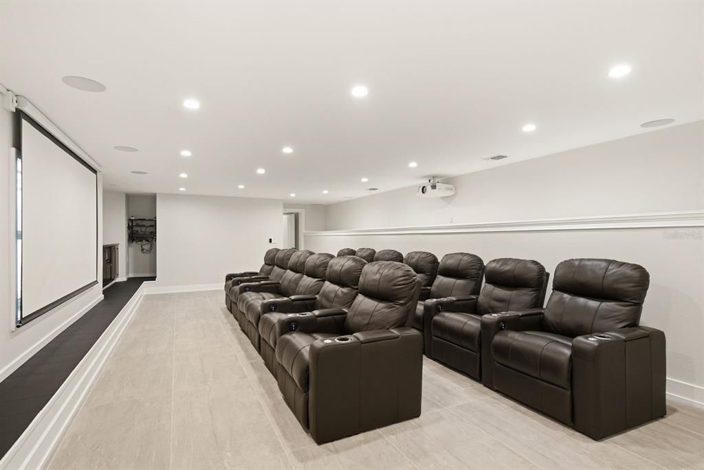 For Sale: $1,499,900 (5 beds, 6 baths, 5328 Square Feet)
