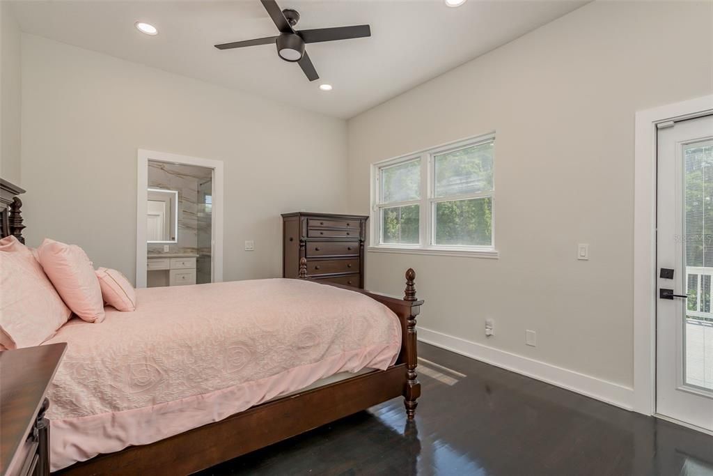 For Sale: $1,499,900 (5 beds, 6 baths, 5328 Square Feet)