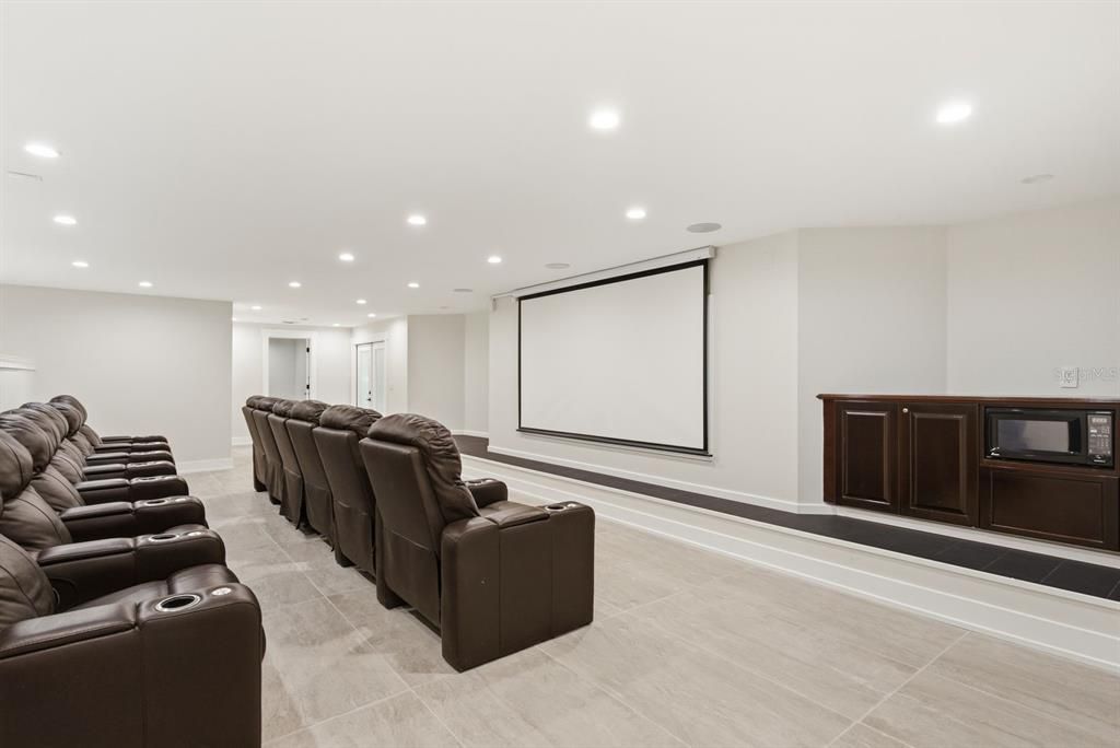 For Sale: $1,499,900 (5 beds, 6 baths, 5328 Square Feet)