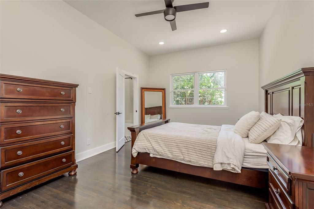For Sale: $1,499,900 (5 beds, 6 baths, 5328 Square Feet)