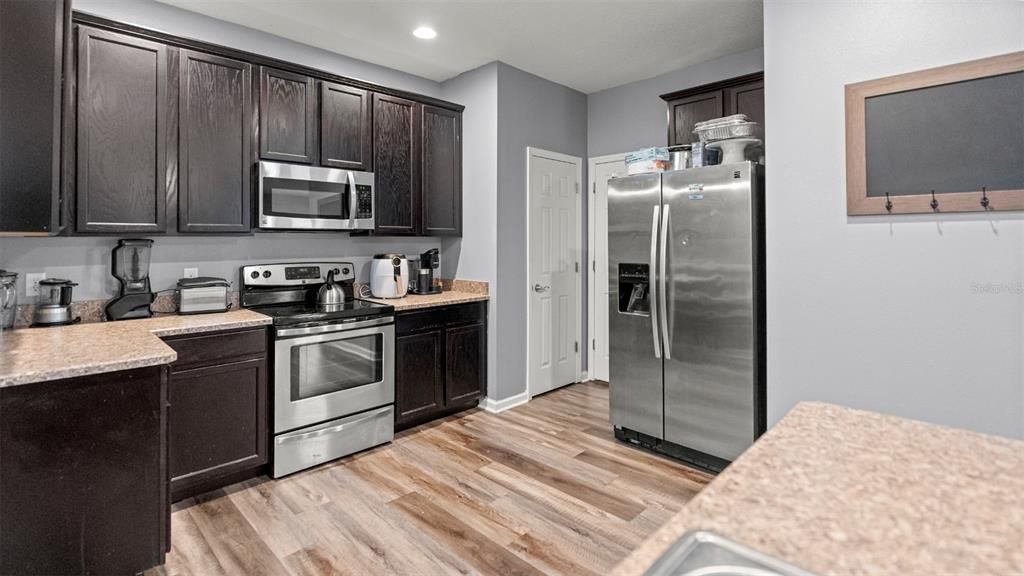 For Sale: $339,999 (4 beds, 2 baths, 2198 Square Feet)